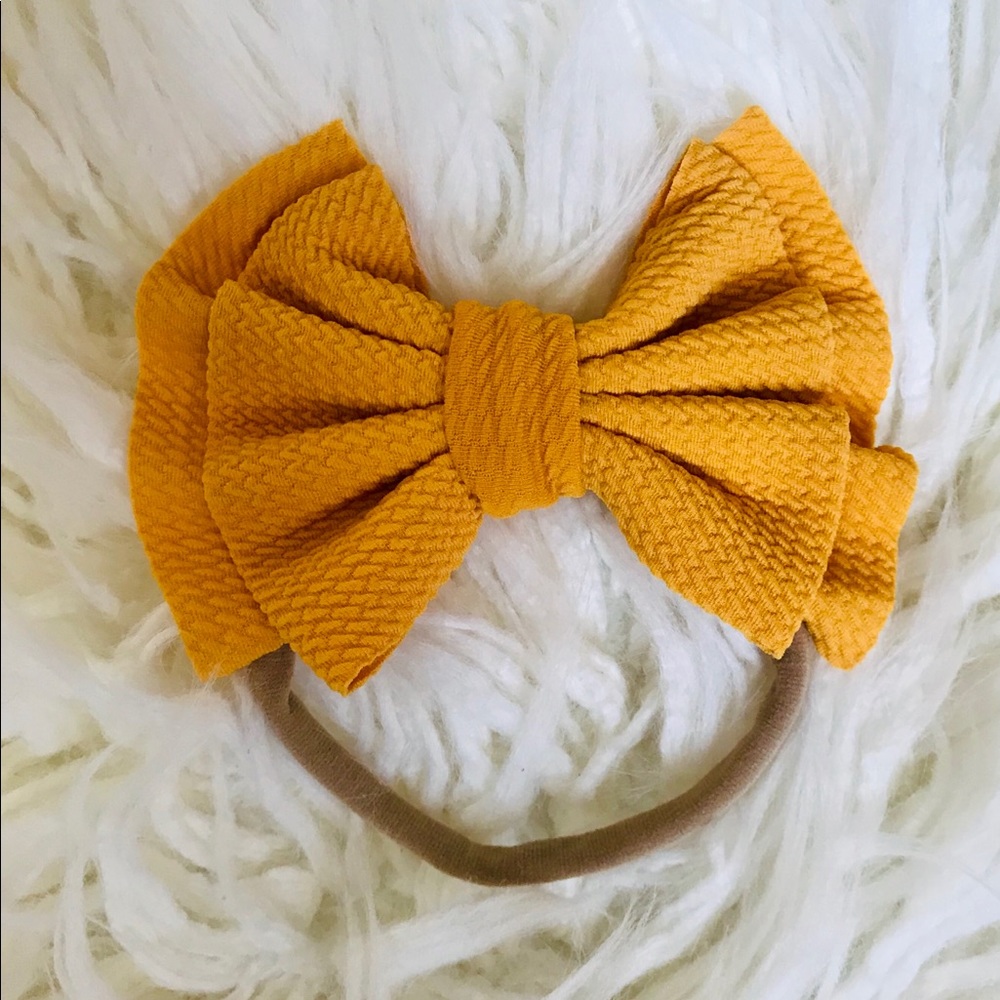 Handmade Bows! 🎀 Buy 3, get one FREE 🎀